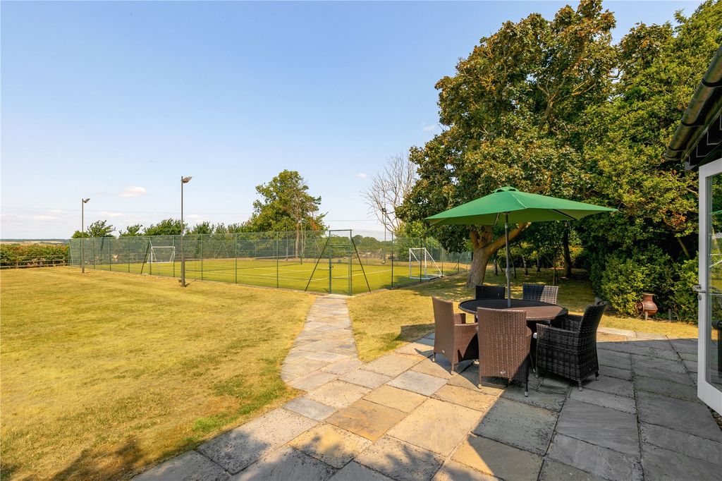 Property photo 3 of 20 Grounds