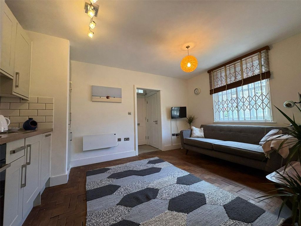 Property photo 3 of 10 Picture No. 07