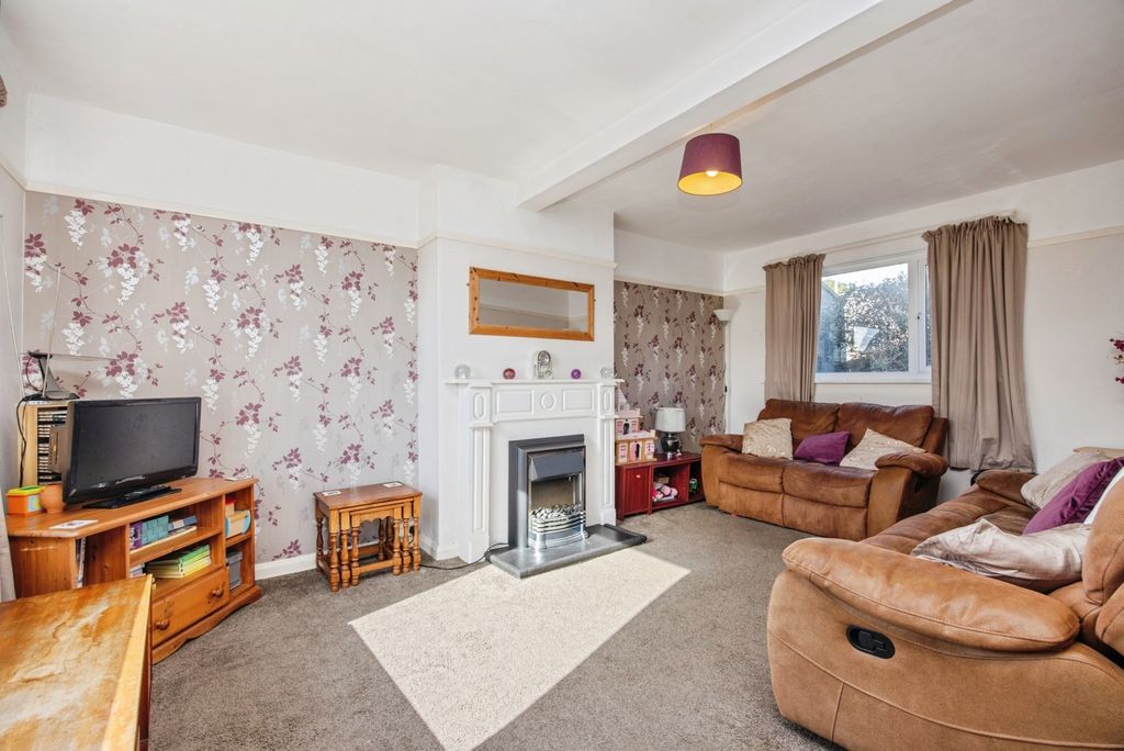 Property photo 3 of 19 Pbox-Img.Jpg