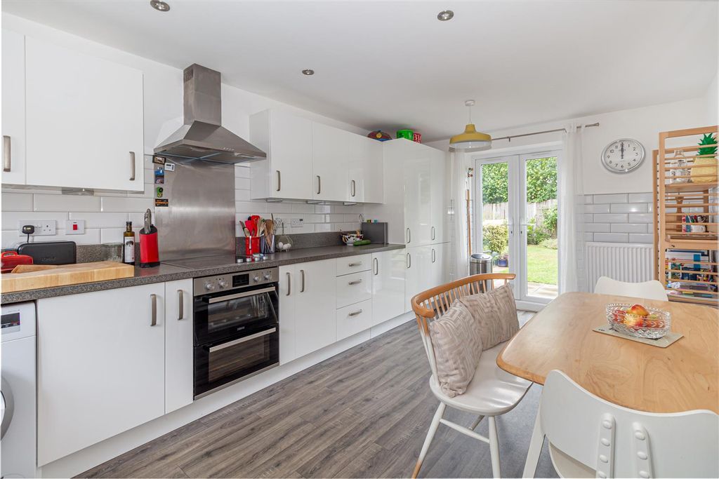 Property photo 3 of 26 Kithcne-4.Jpg