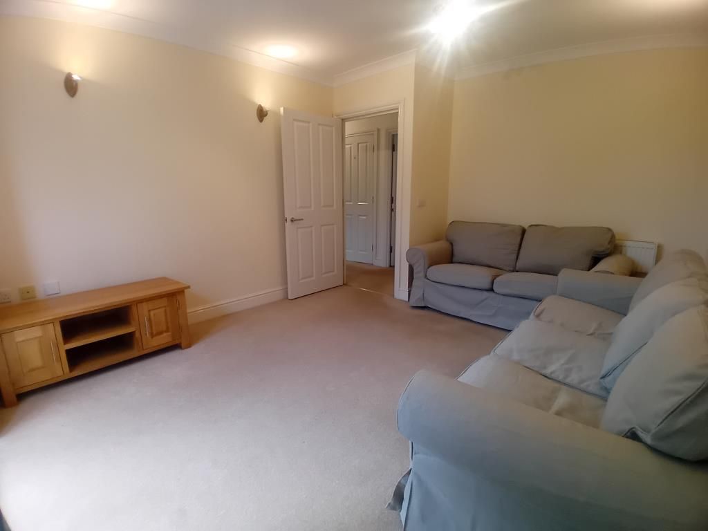 Property photo 3 of 10 Living Room