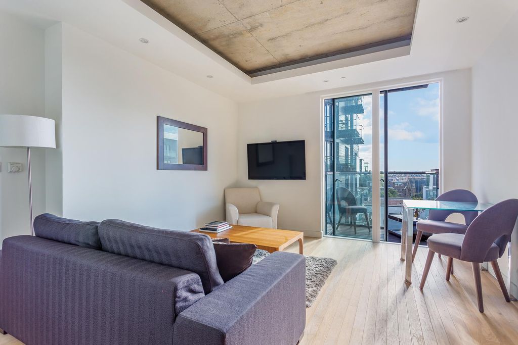 Property photo 2 of 9