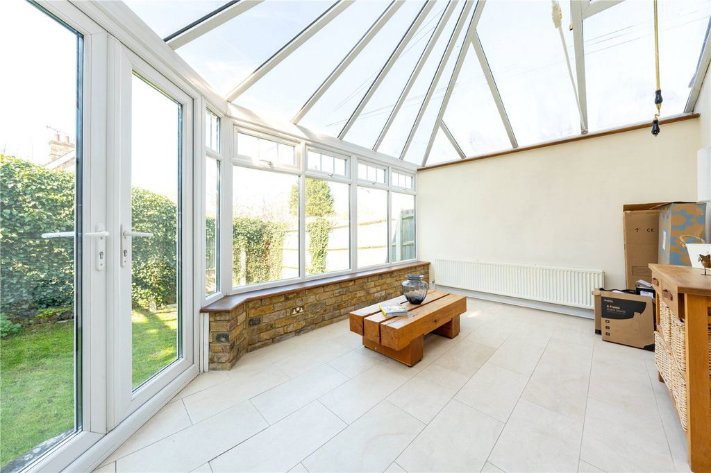 Property photo 3 of 16 Conservatory