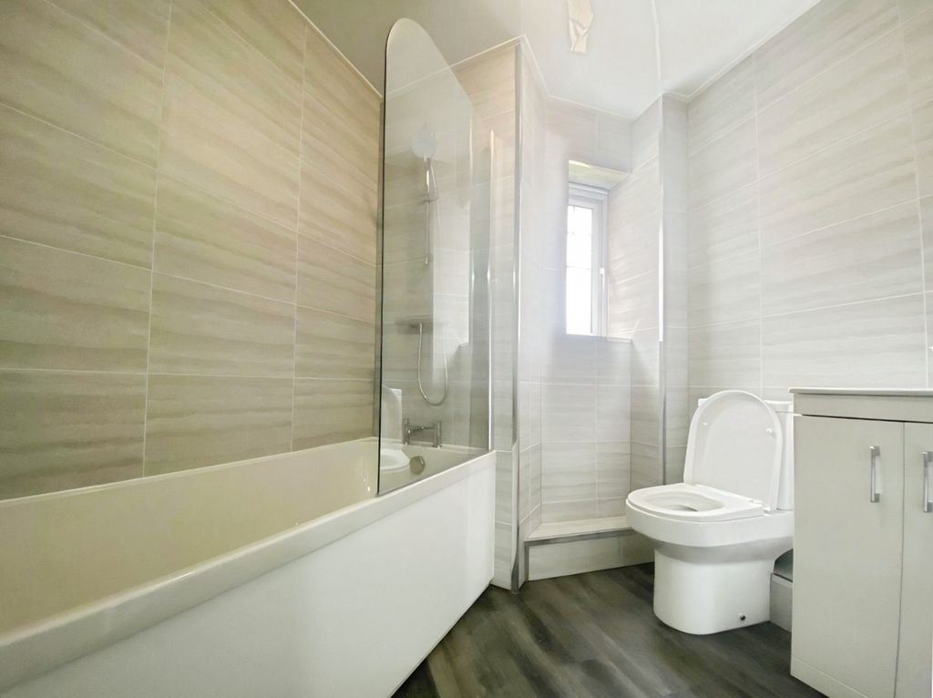 Property photo 3 of 18 5206882