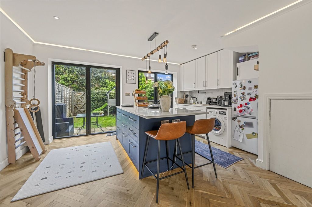 Property photo 3 of 12 Picture No. 11