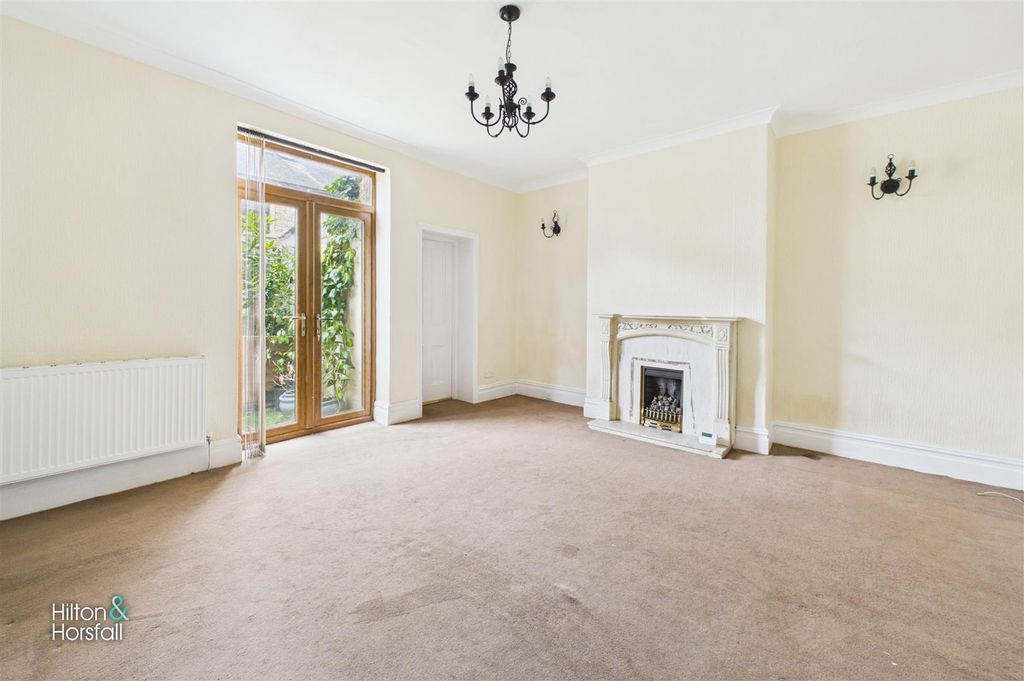 Property photo 3 of 17 Albert Terrace
