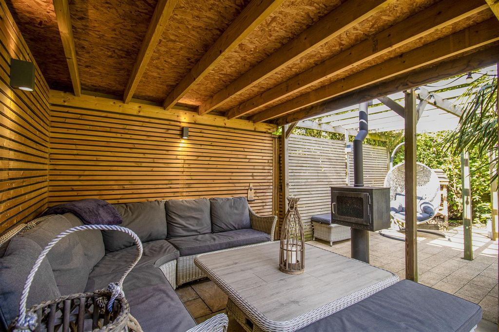 Property photo 2 of 24