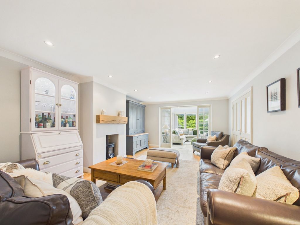 Property photo 2 of 25 5104813