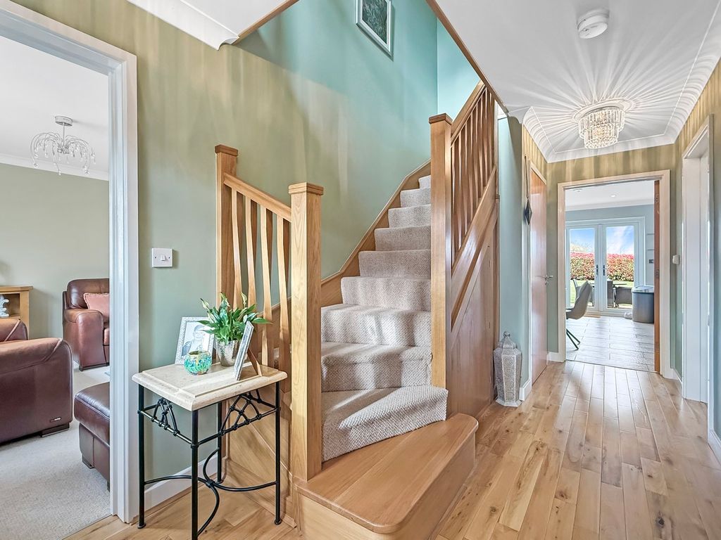 Property photo 2 of 28