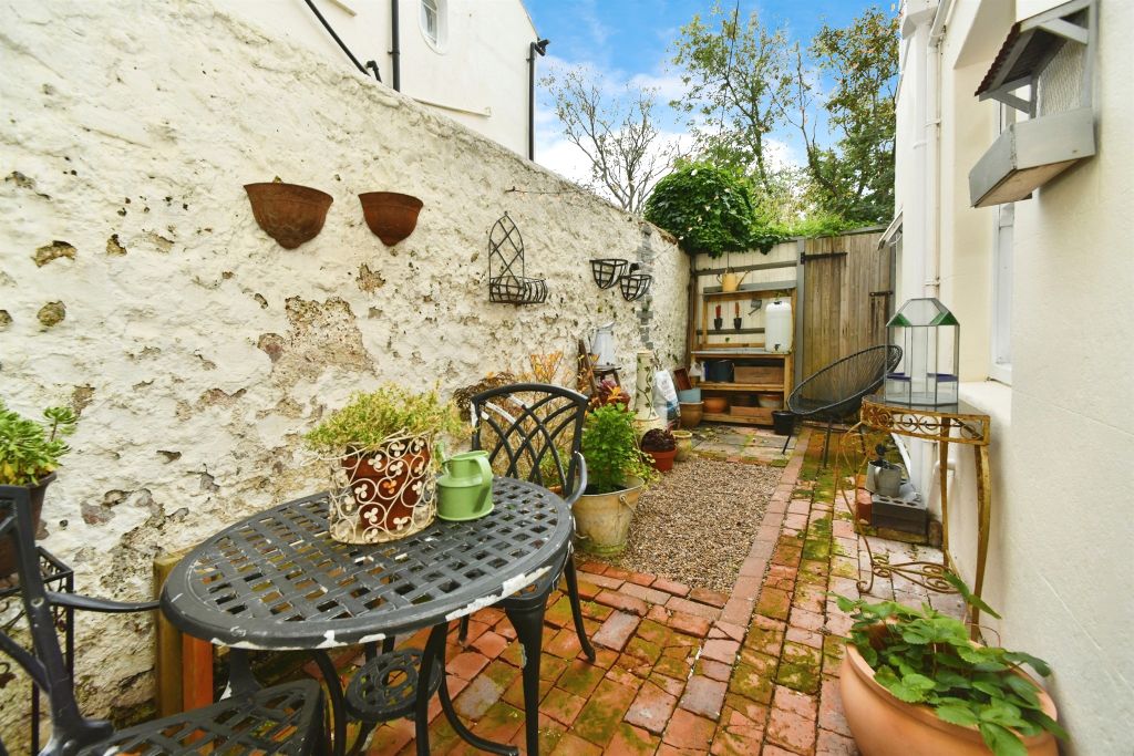 Property photo 3 of 17