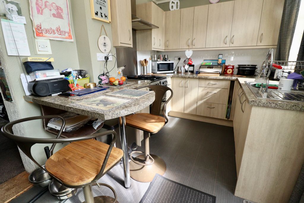Property photo 2 of 10 Img_0062
