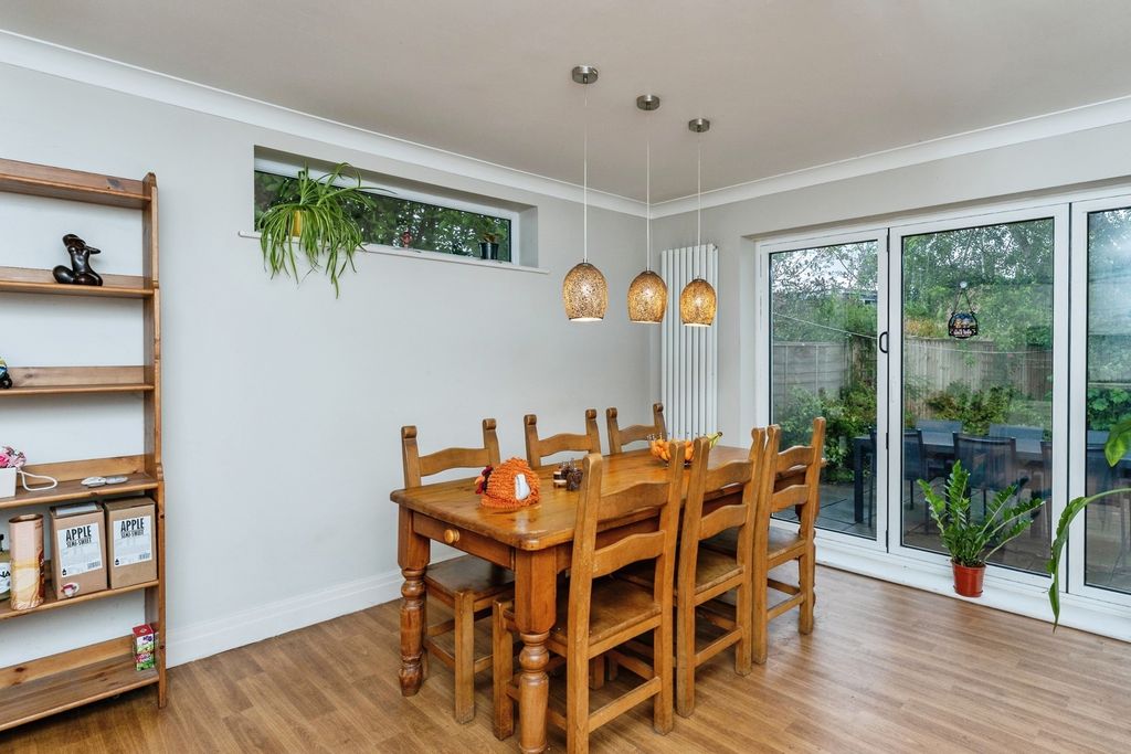 Property photo 3 of 27 Pbox-Img.Jpg