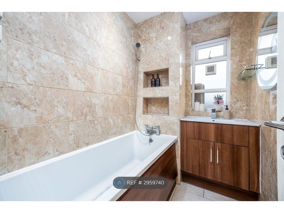 Property photo 3 of 6 Bath Room