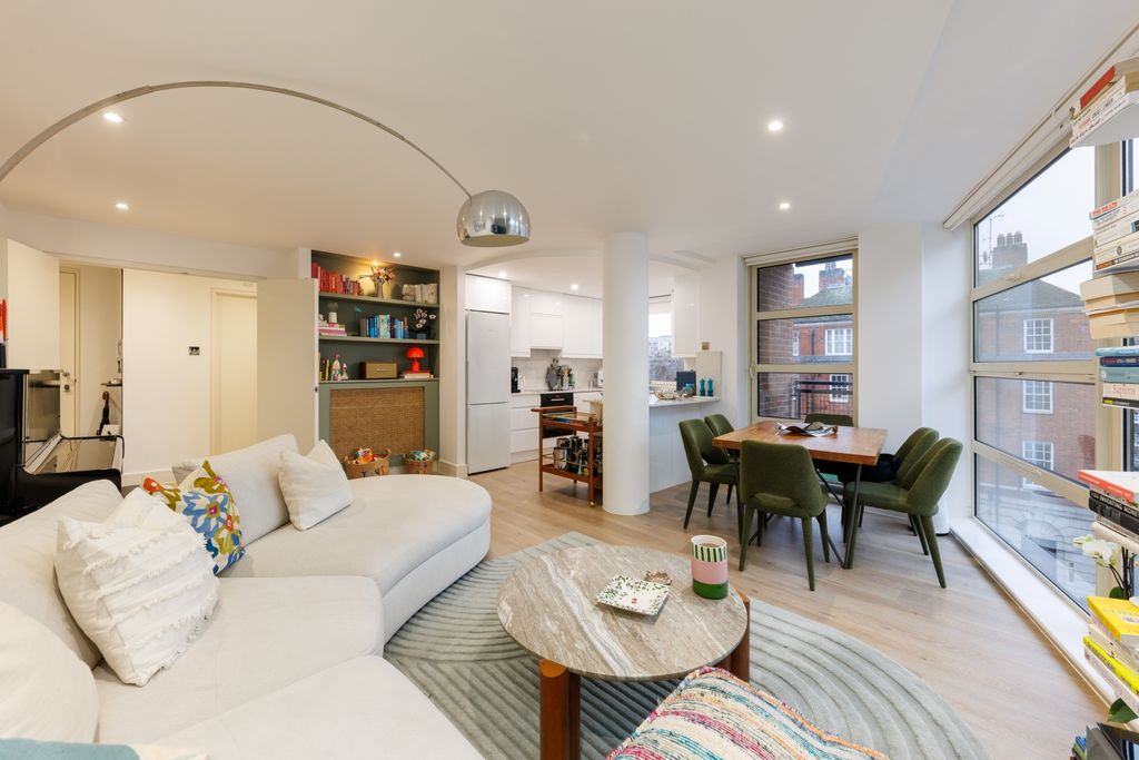 Property photo 1 of 14 Reception (3)