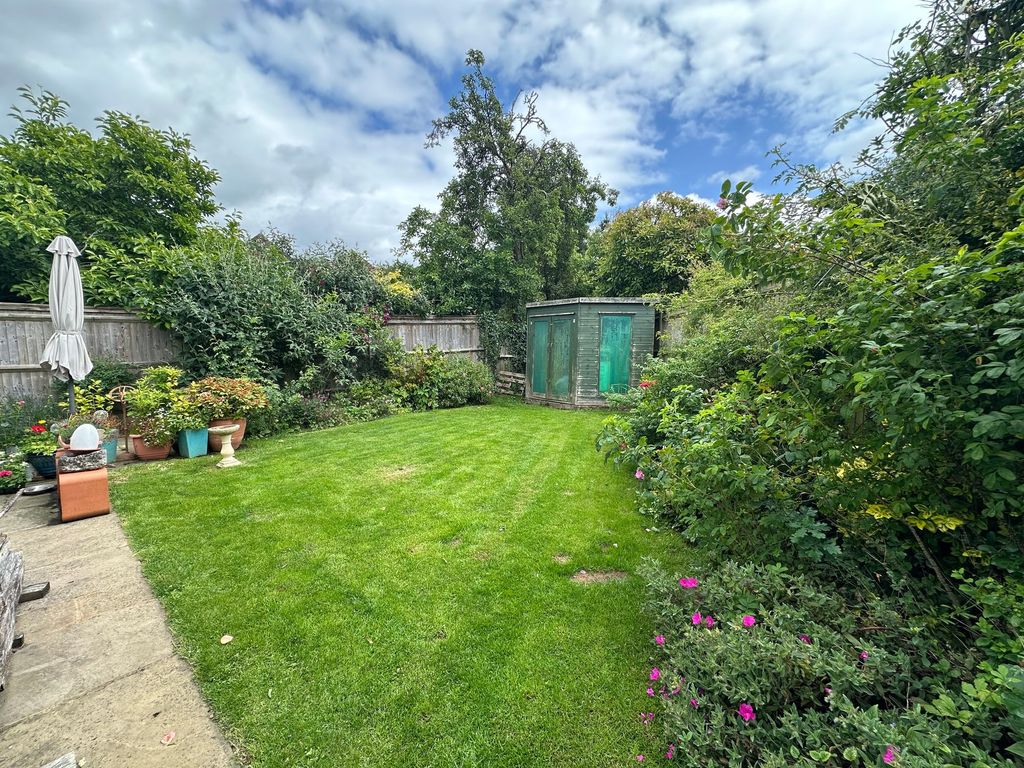 Property photo 2 of 20