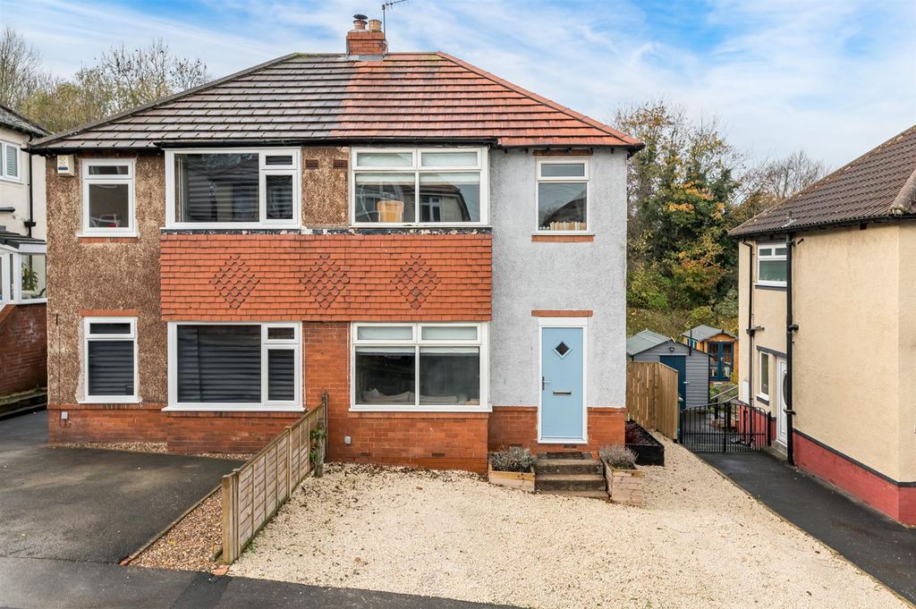 Property photo 1 of 27 Inglewood Drive