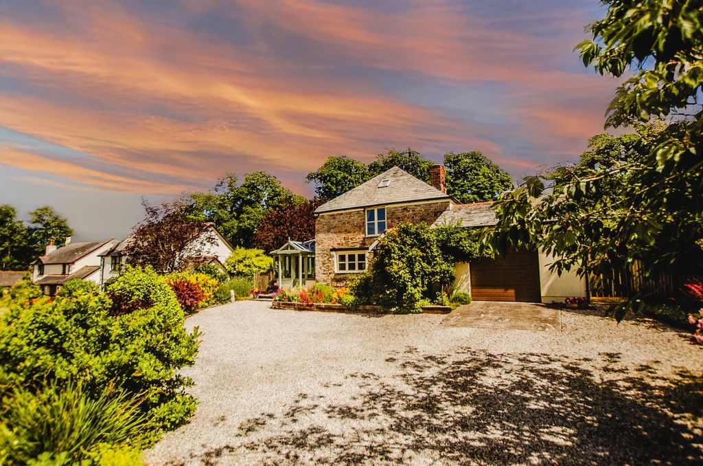 Property photo 1 of 14 Priors Barn Bodmin 01208 74182