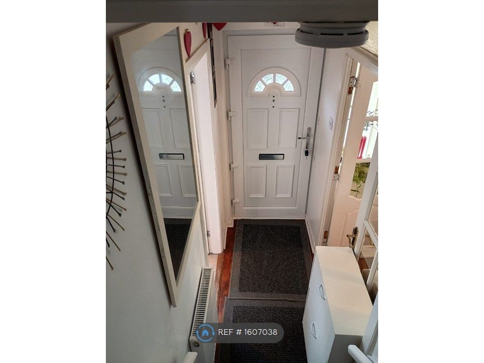 Property photo 2 of 13 Entrance Hall