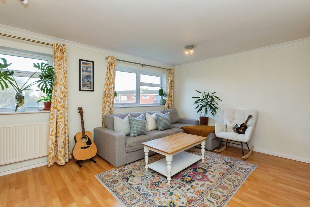 Property photo 1 of 18 Pbox-Img.Jpg