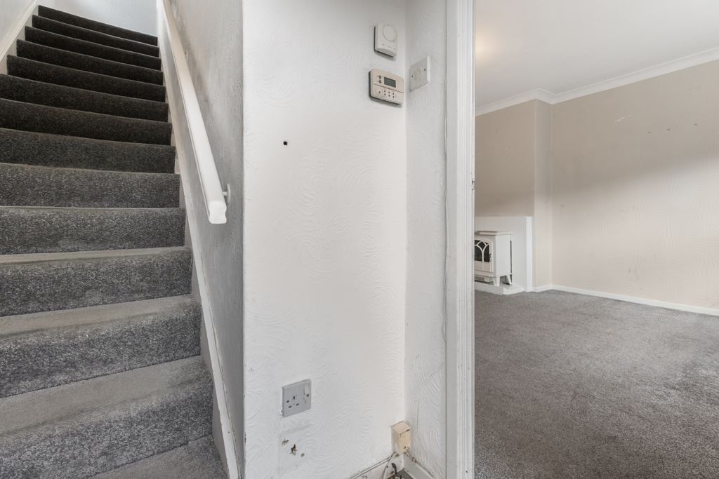 Property photo 2 of 23