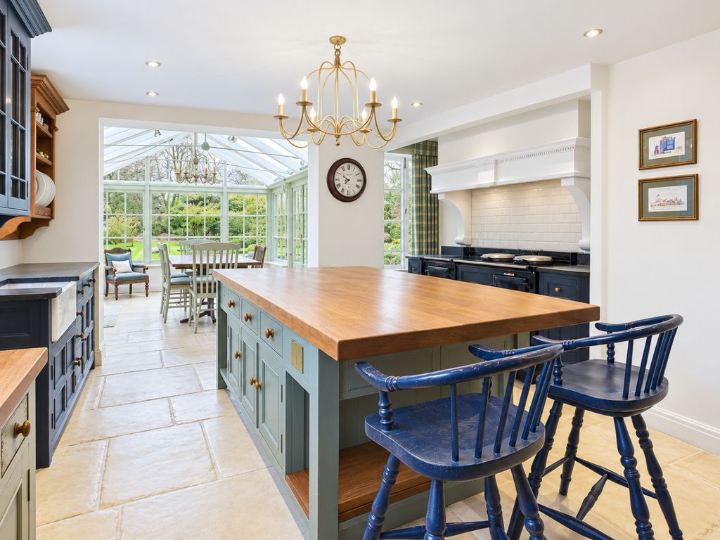 Property photo 3 of 28 4911316