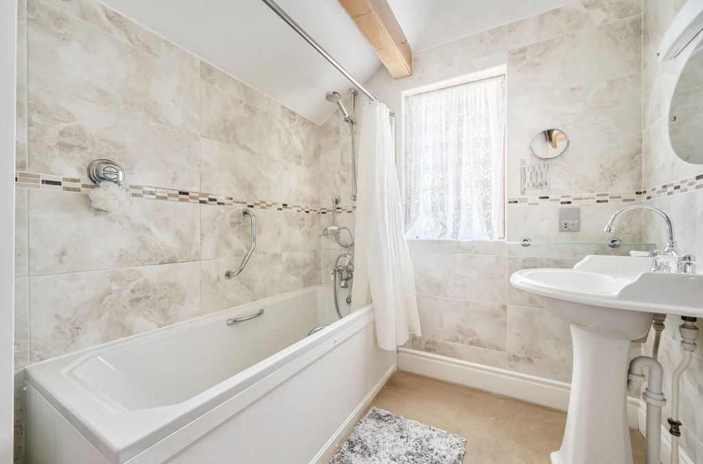 Additional image 15 of 5 bed detached house for saleHighfield Avenue, Aldershot, Hampshire GU11
