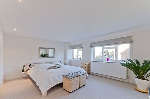 Property photo 2 of 8 Bedroom