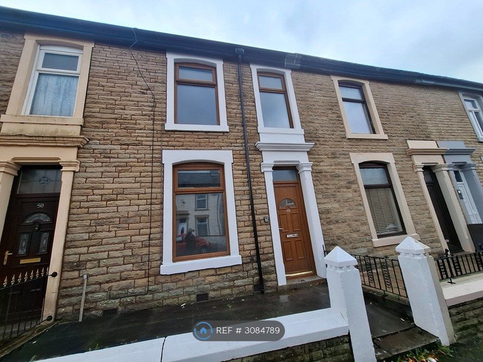 Property photo 1 of 8 Front
