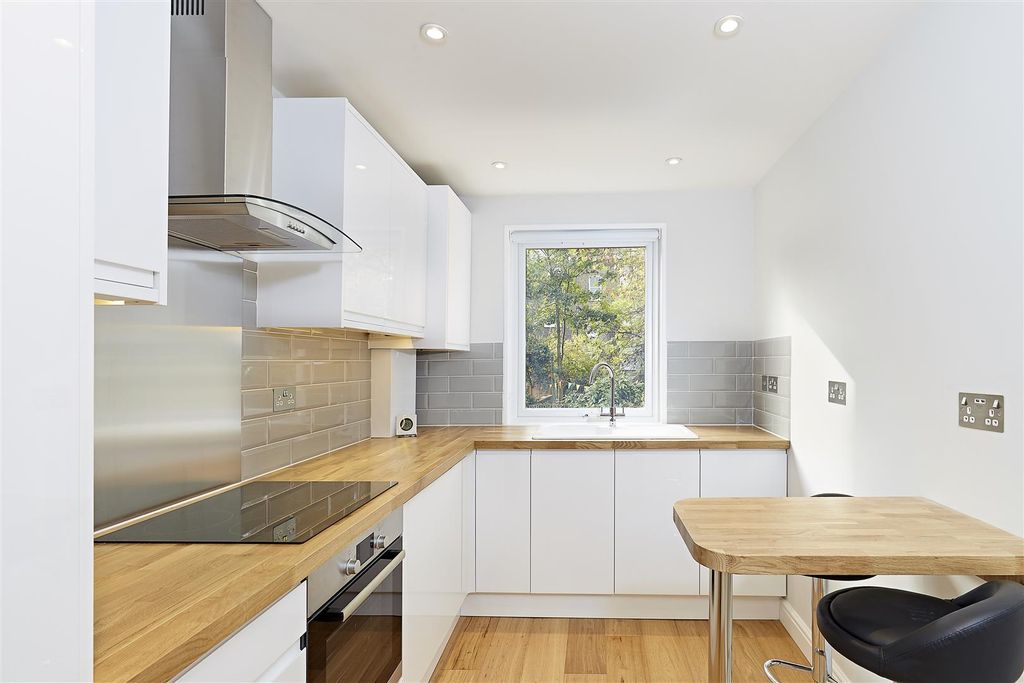 Property photo 1 of 8 Lettings Brook Green Applegarth Road 14 Gff - Kitc