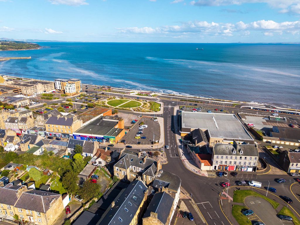 Property photo 3 of 24