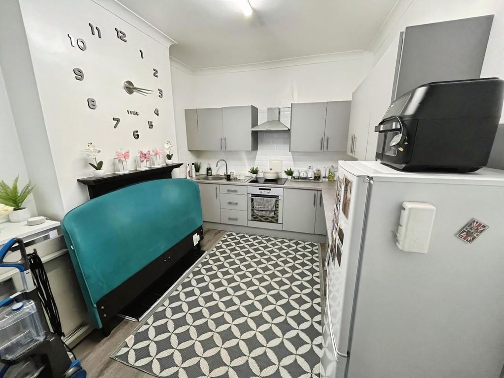 Property photo 2 of 13 9Fcaf01d-Cgf5.Jpeg