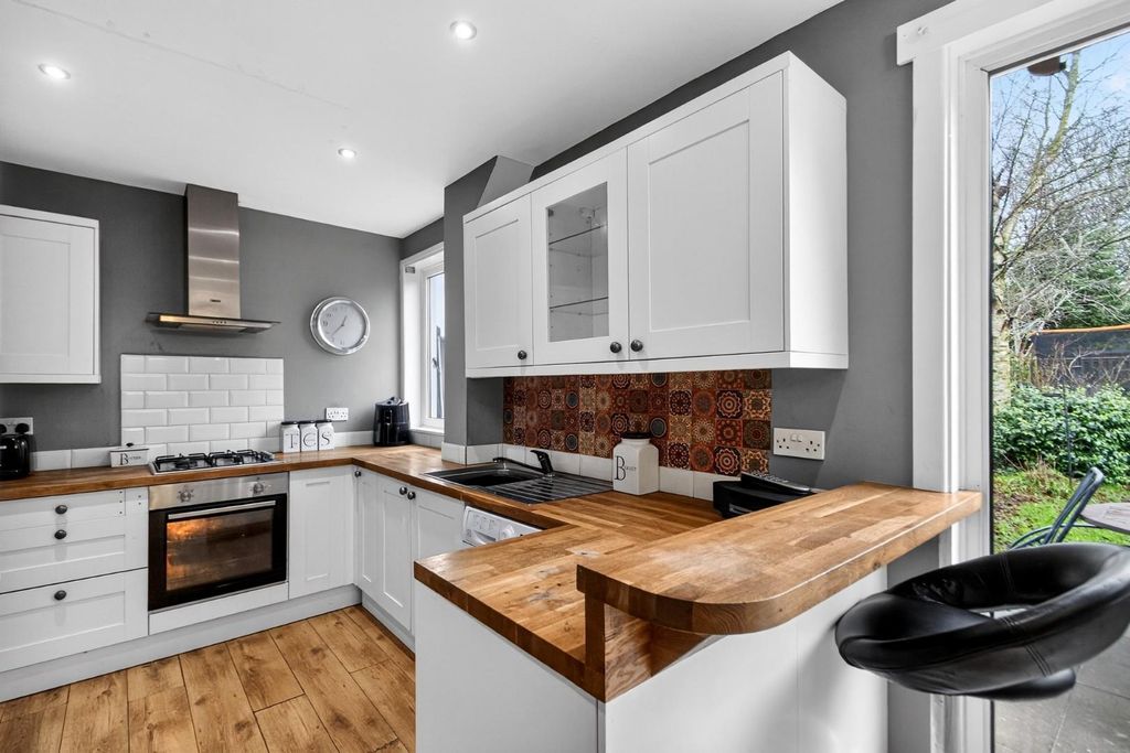 Property photo 2 of 13 4Tysonclose-15.Jpg