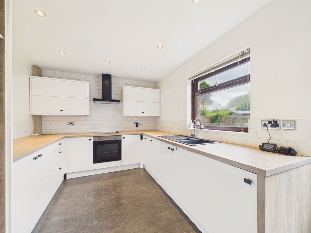 Property photo 2 of 14 Dining Kitchen