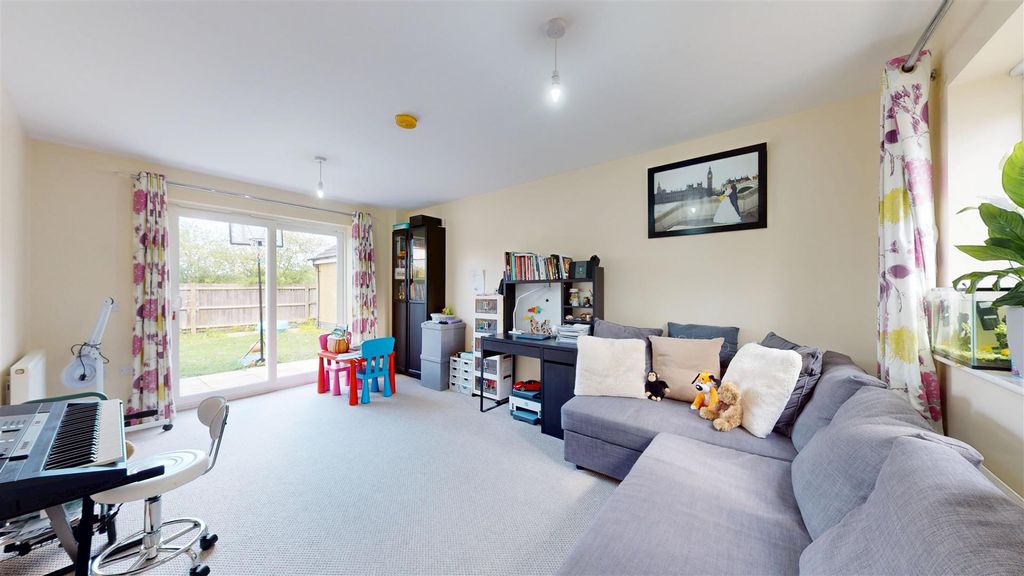 Property photo 3 of 14 Living Room