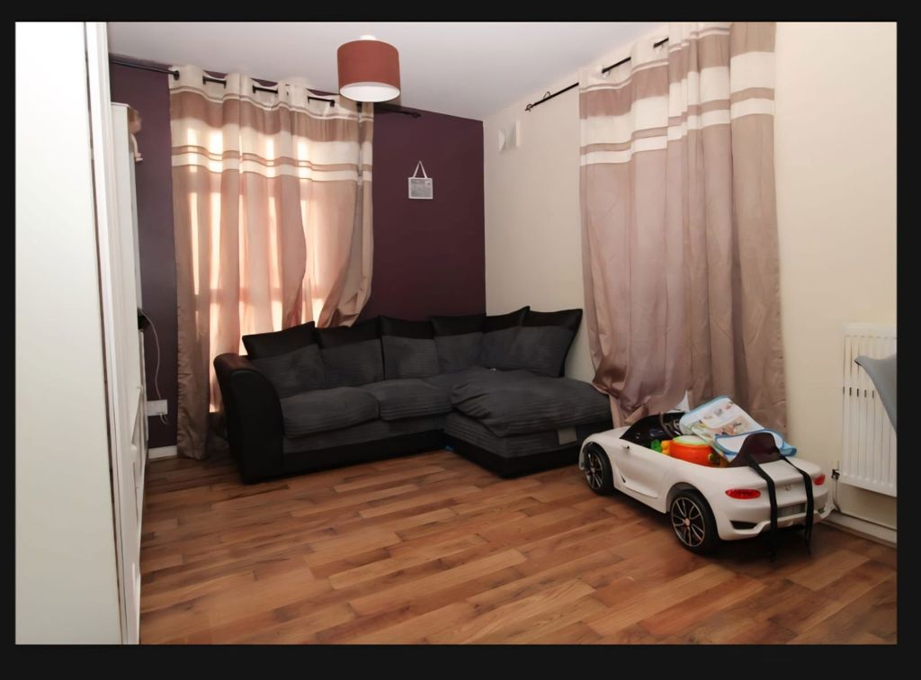 Property photo 2 of 9