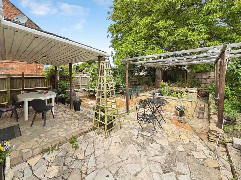 Property photo 2 of 19