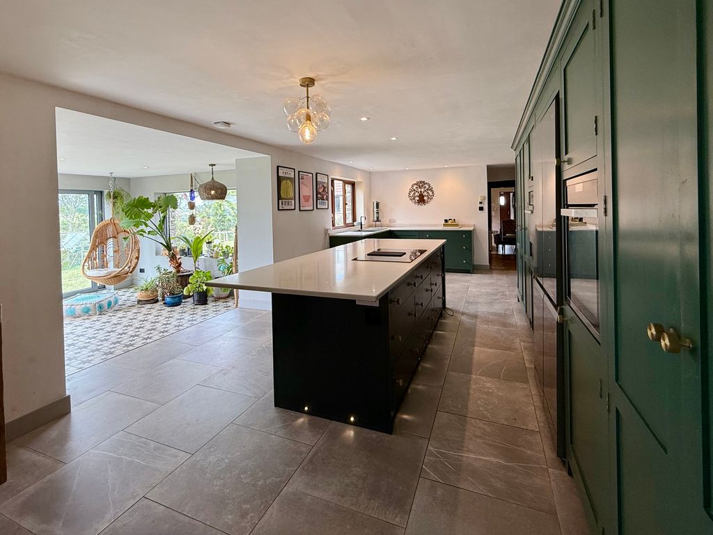 Property photo 2 of 32 Kitchen