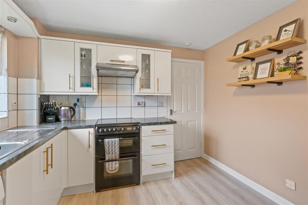 Additional image 9 of 2 bed flat for saleWaverley Cresent, Livingston EH54