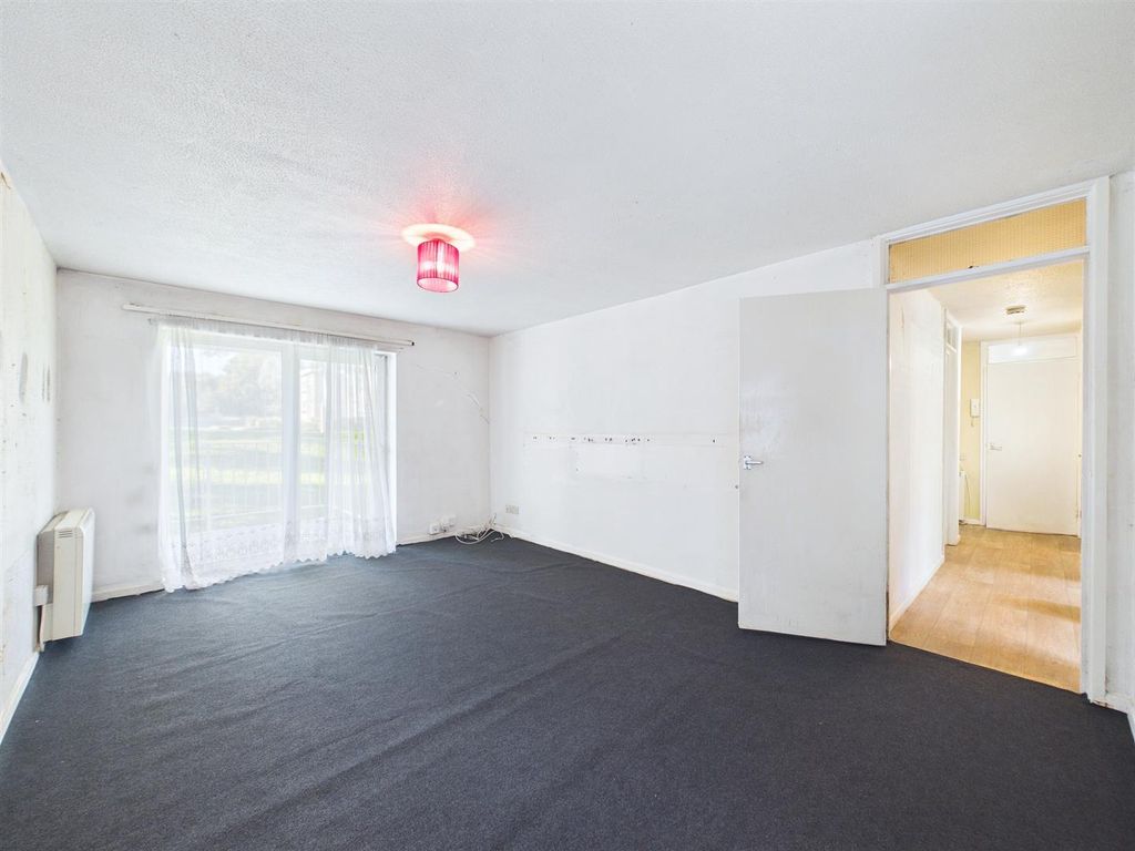 Property photo 2 of 13 2 - Two Bed Flat In Thornbury.Jpg