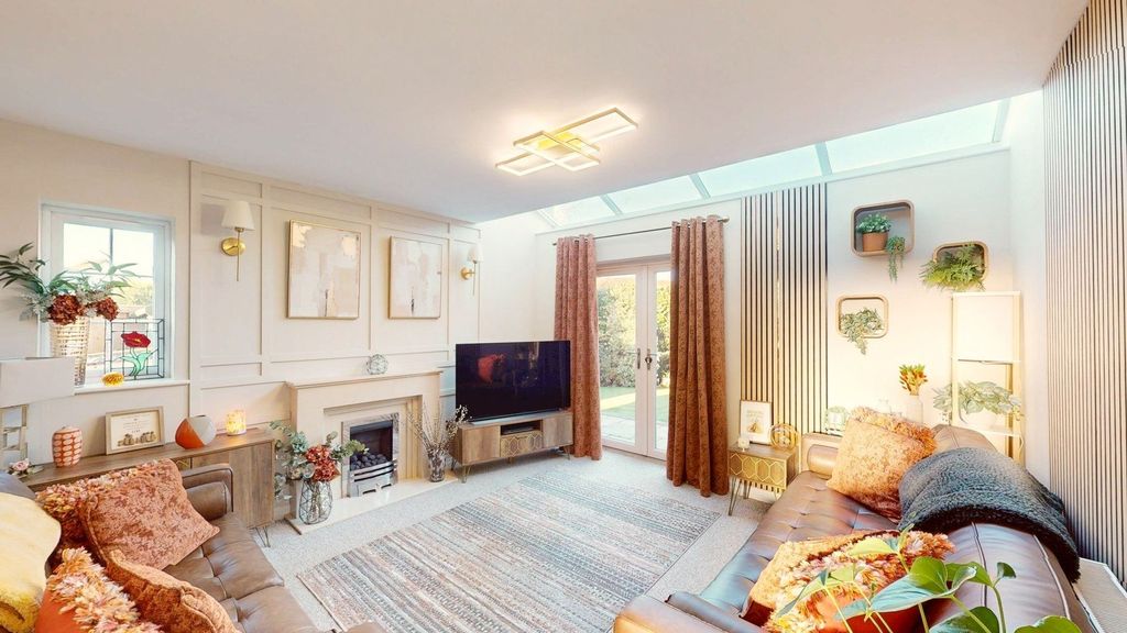 Property photo 2 of 26 Lounge