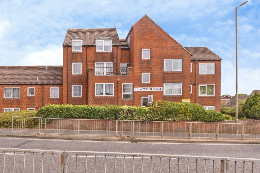 Property photo 2 of 19