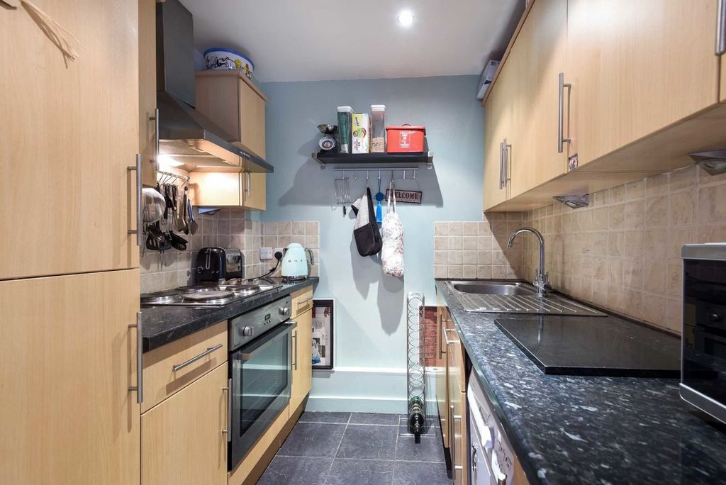 Property photo 3 of 6