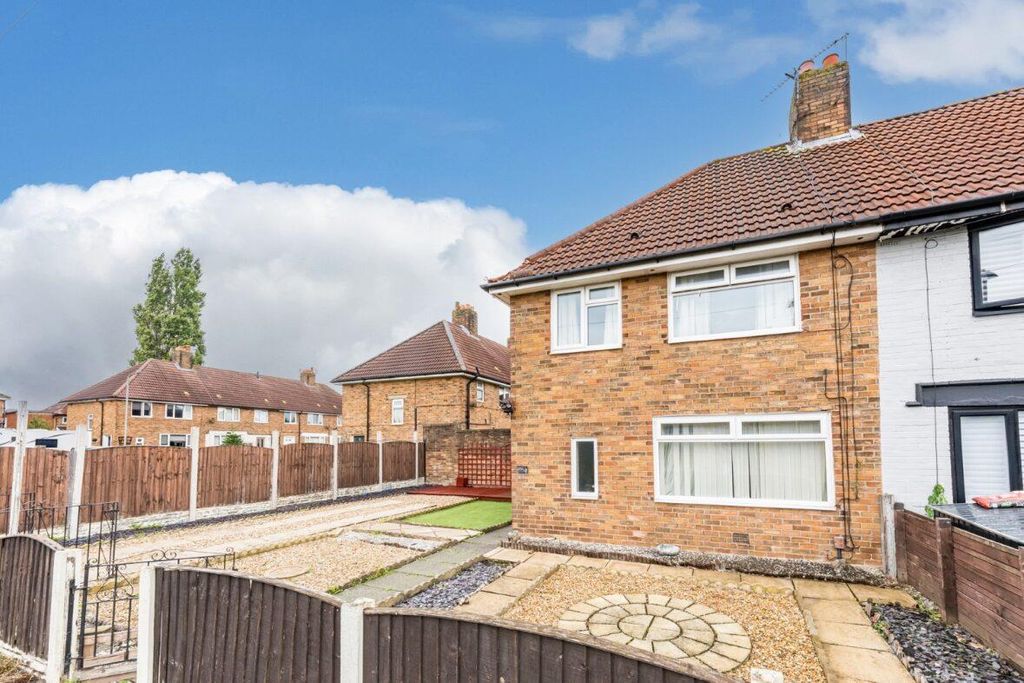 Property photo 1 of 13 104 Astley Road External.Jpg