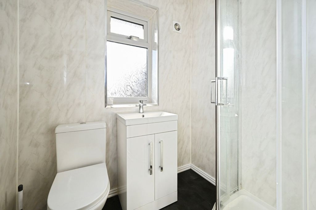 Property photo 3 of 17 Photo