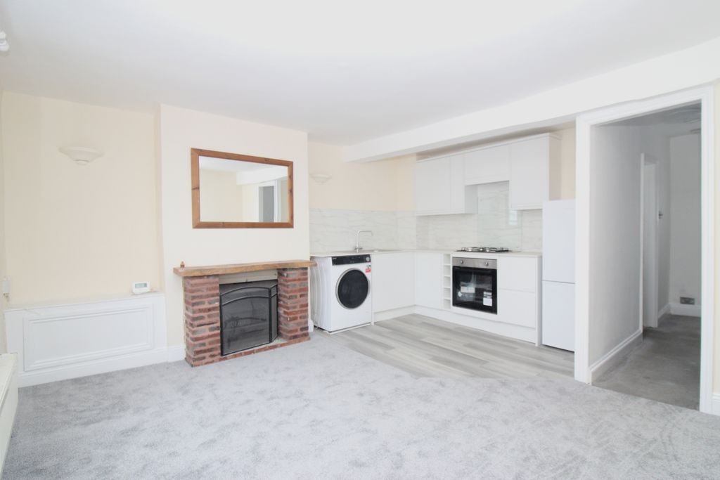 Property photo 1 of 9 Living Room