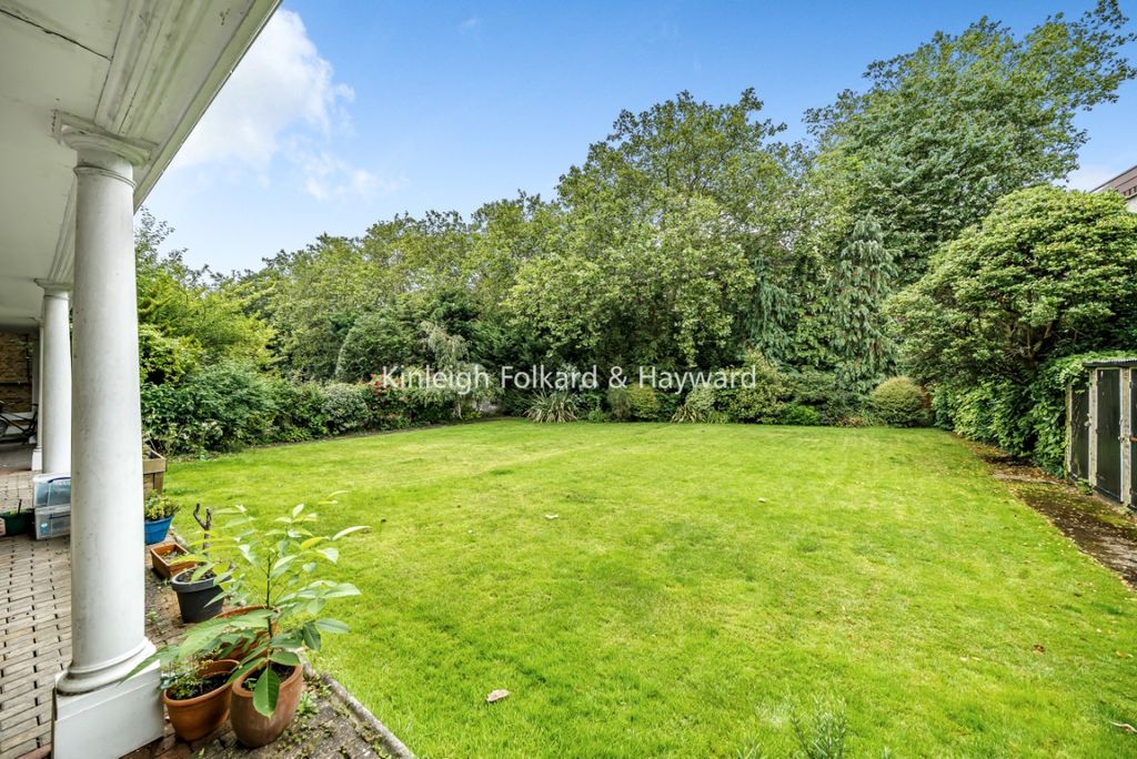 Property photo 3 of 6 Garden