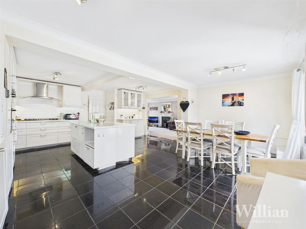 Property photo 2 of 19 Cam02861G0-Pr0484-Still013.Jpg