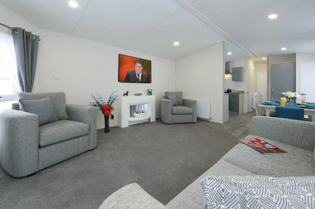 Property photo 2 of 6
