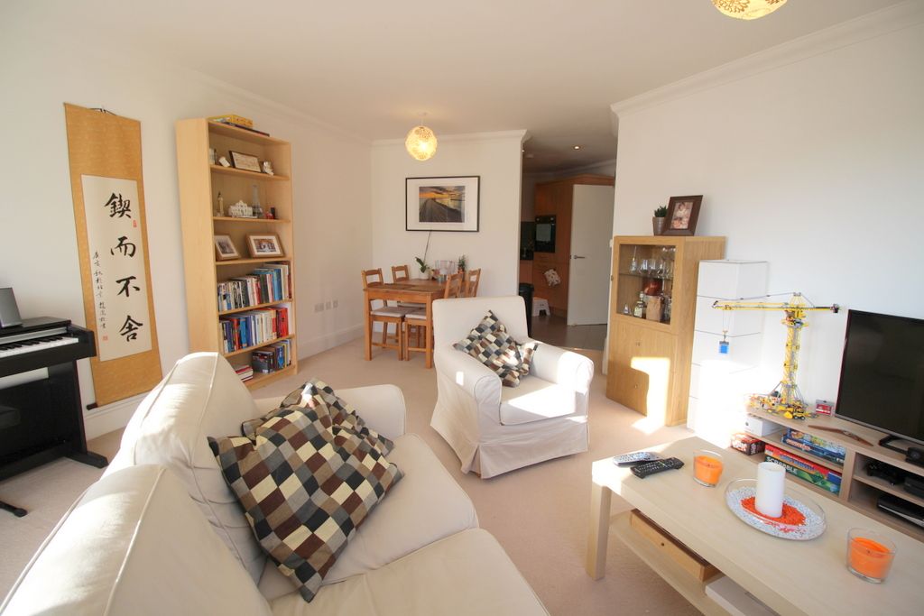 Property photo 2 of 8