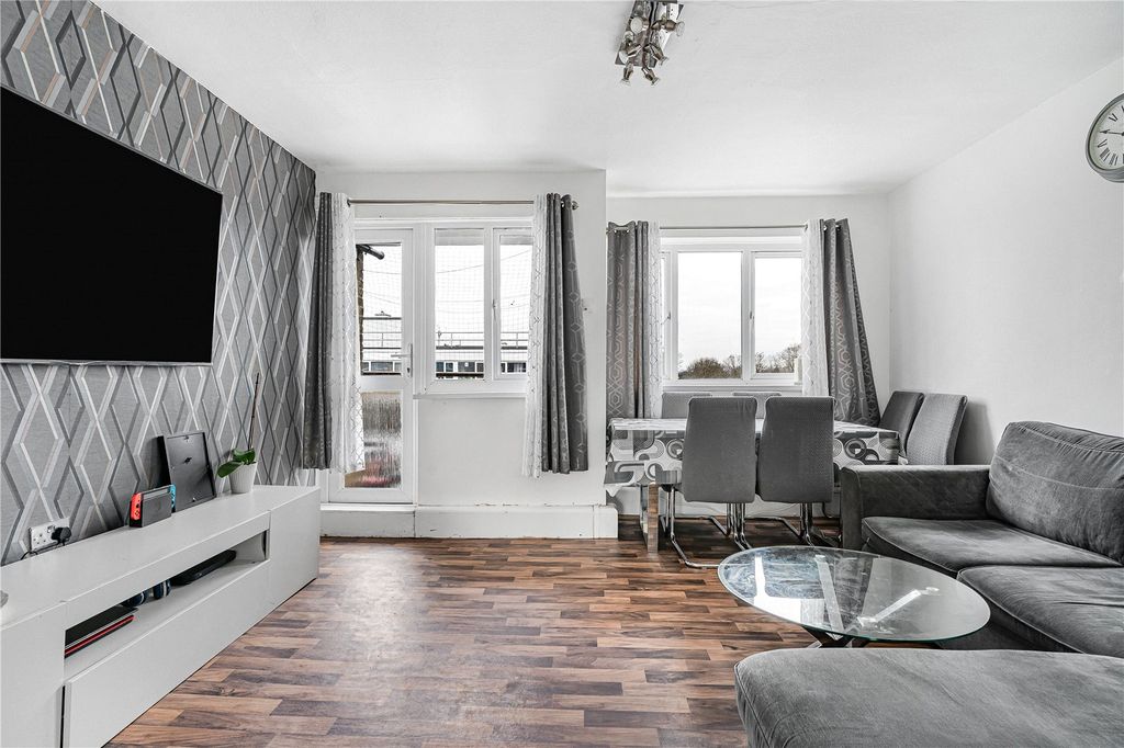 Property photo 3 of 21 Reception Room